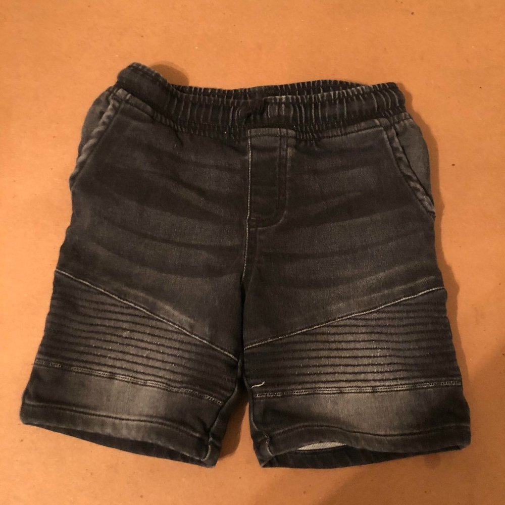 Okie Dokie black shorts size 4T